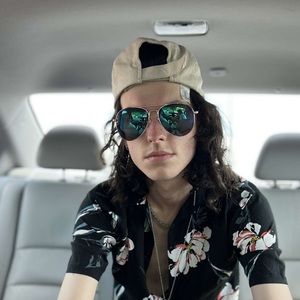 Meet your Posher, Miles